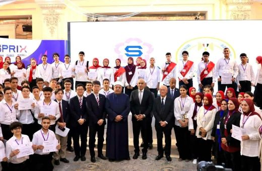 وزير التعليم والسفير اليابانى يكرمان 35 طالبًا وطالبة من المتفوقين في اختبار "توفاس"