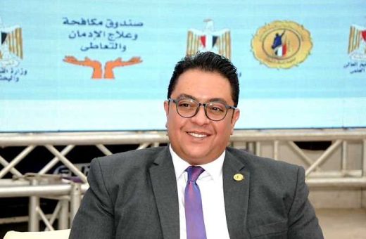 مدير معهد إعداد القادة