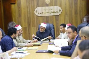 قطاع المعاهد الأزهرية يدرس إنشاء معهد للخط العربي والزخرفة