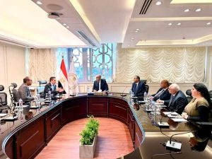 1787766626003 وزير التعليم يبحث مع رئيس جامعة سلامنكة الإسبانية وزير التعليم يبحث مع رئيس جامعة سلامنكة الإسبانية تطوير برامج مدارس التكنولوجيا التطبيقية موقع في الجامعة