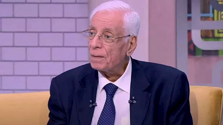 حسام موافي يكشف سبب أهمية فحص الصداع باستمرار