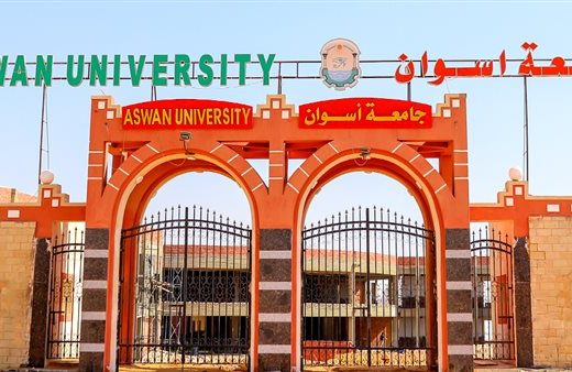 265 إقبال كبير على جناح جامعة قناة السويس جامعة أسوان ترد على واقعة إخلاء مسكن إداري: نفذنا قرارات وأحكامًا قضائية موقع في الجامعة