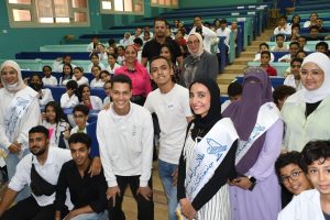 4aeb2f71 da43 40b2 a367 aa6ece6c5c2b أطفال «جامعة الطفل» من الحشرات للكيمياء.. أطفال «جامعة الطفل» يخوضون رحلة علمية داخل علوم عين شمس موقع في الجامعة