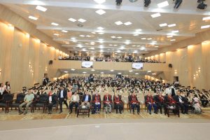 627d2c77 037e 4970 8b8a a824544c645b رئيس جامعة بنها رئيس جامعة بنها لخريجي الآداب: ساهموا في بناء الوطن موقع في الجامعة