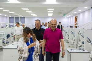 محافظ السويس يتفقد كليتي الطب وطب الأسنان والسكن الجامعي بجامعة الجلالة ويؤكد: صرح تعليمي كبير ومتميز 3 6c44280a fb6e 47b6 8b70 1ce7d0014f6e جامعة الجلالة محافظ السويس يتفقد كليتي الطب وطب الأسنان والسكن الجامعي بجامعة الجلالة ويؤكد: صرح تعليمي كبير ومتميز موقع في الجامعة