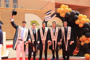 78f74953 9558 4ede 9c80 16d56e7da17e رئيس جامعة بنها رئيس جامعة بنها لخريجي الآداب: ساهموا في بناء الوطن موقع في الجامعة
