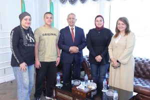 FB IMG 1785679764085 رئيس الأكاديمية العربية يستقبل حمزة المنسي بعد تفوقه على خطى والده الشهيد.. رئيس الأكاديمية العربية يستقبل حمزة المنسي بعد تفوقه في الدبلومة الأمريكية موقع في الجامعة