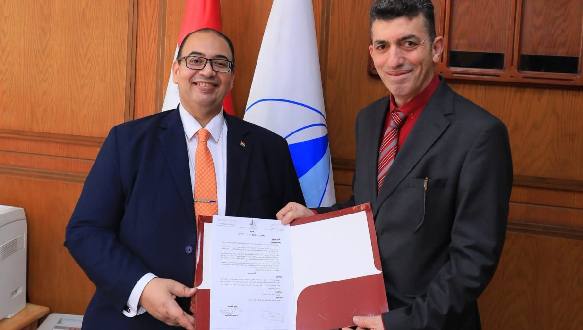 الدكتور عبد الحميد الشاعر قائمًا بأعمال عميد كلية العلوم بجامعة كفر الشيخ
