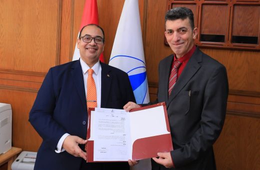 الدكتور عبد الحميد الشاعر قائمًا بأعمال عميد كلية العلوم بجامعة كفر الشيخ