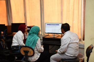 FB IMG 1786307404515 جامعة عين شمس تستقبل أكثر من 1700 طالب بمعامل جامعة عين شمس تستقبل أكثر من 1700 طالب بمعامل التنسيق الإلكتروني خلال المرحلة الأولى موقع في الجامعة