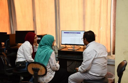 FB IMG 1786307404515 جامعة عين شمس تستقبل أكثر من 1700 طالب بمعامل جامعة عين شمس تستقبل أكثر من 1700 طالب بمعامل التنسيق الإلكتروني خلال المرحلة الأولى موقع في الجامعة