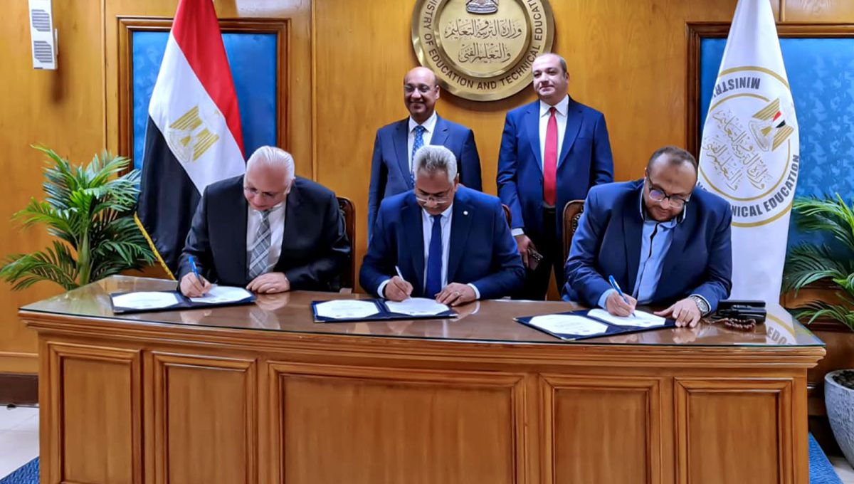 FB IMG 1786375799236 محافظ سوهاج يعلن تشغيل مدرسة مياه الشرب والصرف الصحي محافظ سوهاج يعلن تشغيل مدرسة مياه الشرب والصرف الصحي للتكنولوجيا التطبيقية.. بمجموع القبول 260 درجة موقع في الجامعة