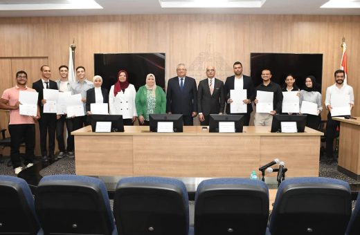 FB IMG 1786466857036 رئيس الجامعة يكرم أبطال الهندسة والحاسبات طلاب عين شمس يحصدون جوائز عالمية.. رئيس الجامعة يكرم أبطال الهندسة والحاسبات موقع في الجامعة