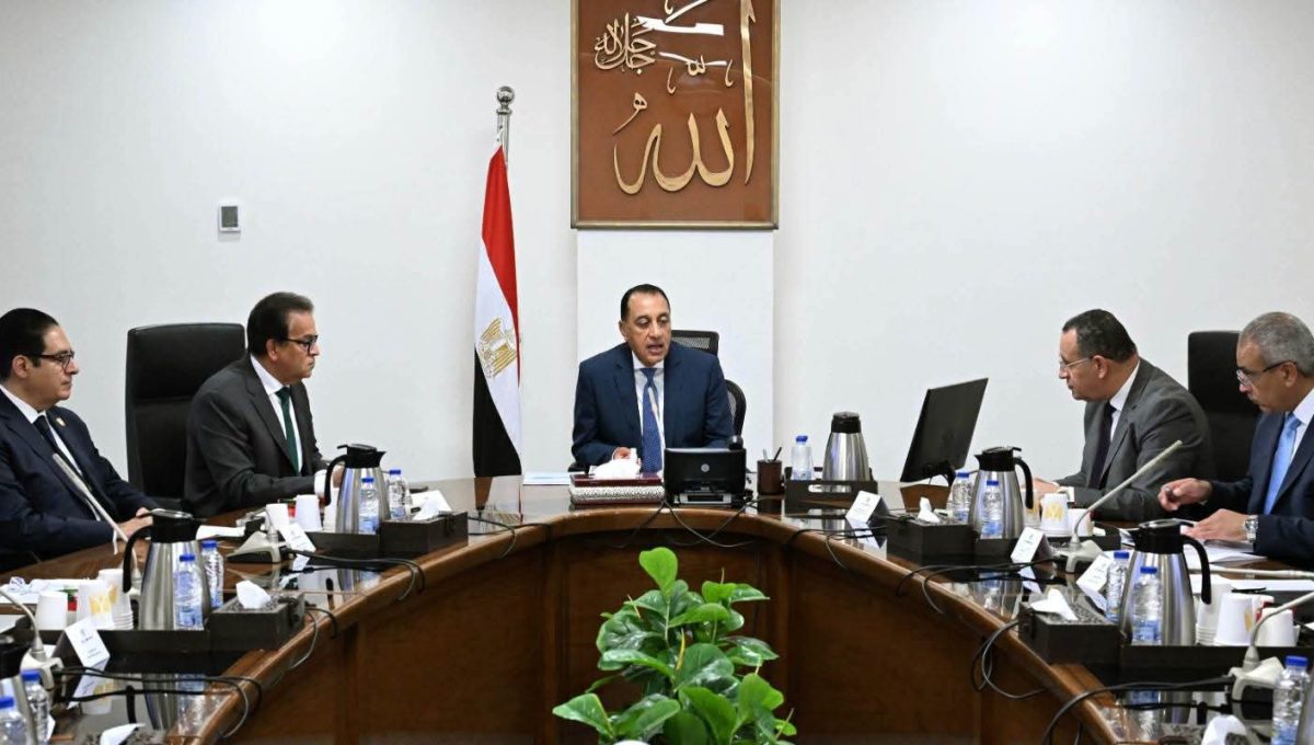 مدبولي يبحث تشغيل مستشفى 500500 بالشيخ زايد