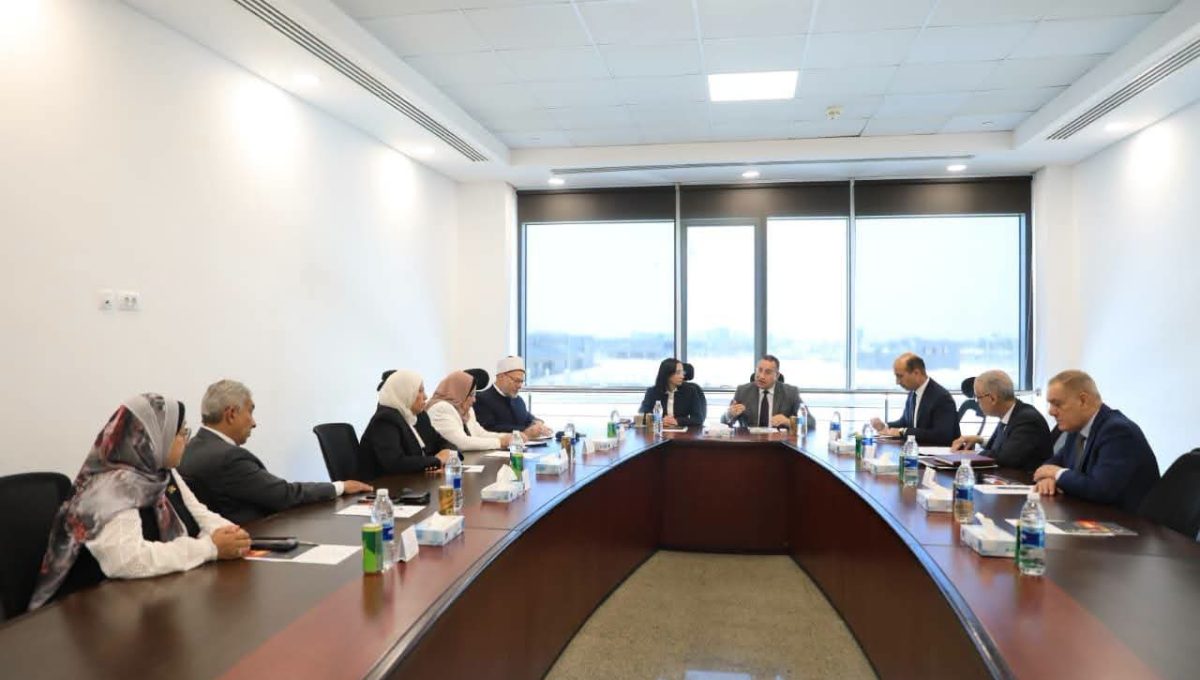 تشكيل جديد لمجلس أمناء جامعة دمنهور الأهلية وخطة للتوسع في البرامج الدراسية