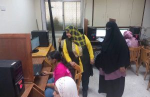 محافظ السويس يستجيب سريعًا لتوفير مقر إضافي وباصين لنقل طلاب المدارس التطبيقية لأداء الاختبارات 2 محافظ السويس يستجيب سريعًا لتوفير مقر إضافي