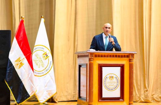 وزير التعليم يوجه بتدريس التربية الدينية ضمن الحصص الأربع 