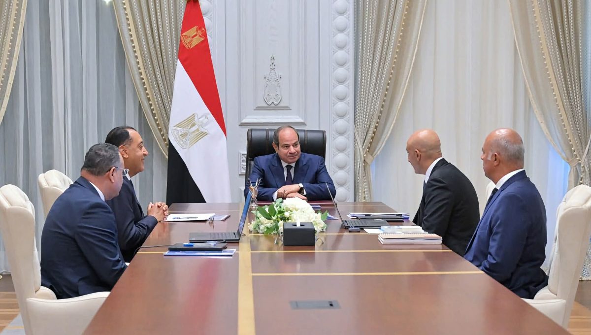 السيسي يوجه بتغيير خريطة القبول بالجامعات.. زيادة أعداد الحاسبات والذكاء الاصطناعي وخفض بعض تخصصات الأدبي