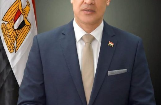 الدكتور أحمد عبدالمولى رئيس جامعة أسيوط