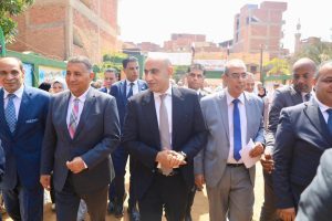 وزير التعليم يضع 3 ملفات على رأس الاستعداد للدراسة