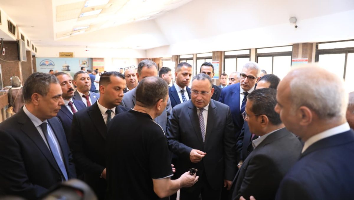 IMG 20260804 WA0039 وزير التعليم العالي يتفقد مكتب التنسيق الرئيسي قبل انطلاق المرحلة الأولى.. وزير التعليم العالي يتفقد مكتب التنسيق الرئيسي بجامعة القاهرة موقع في الجامعة