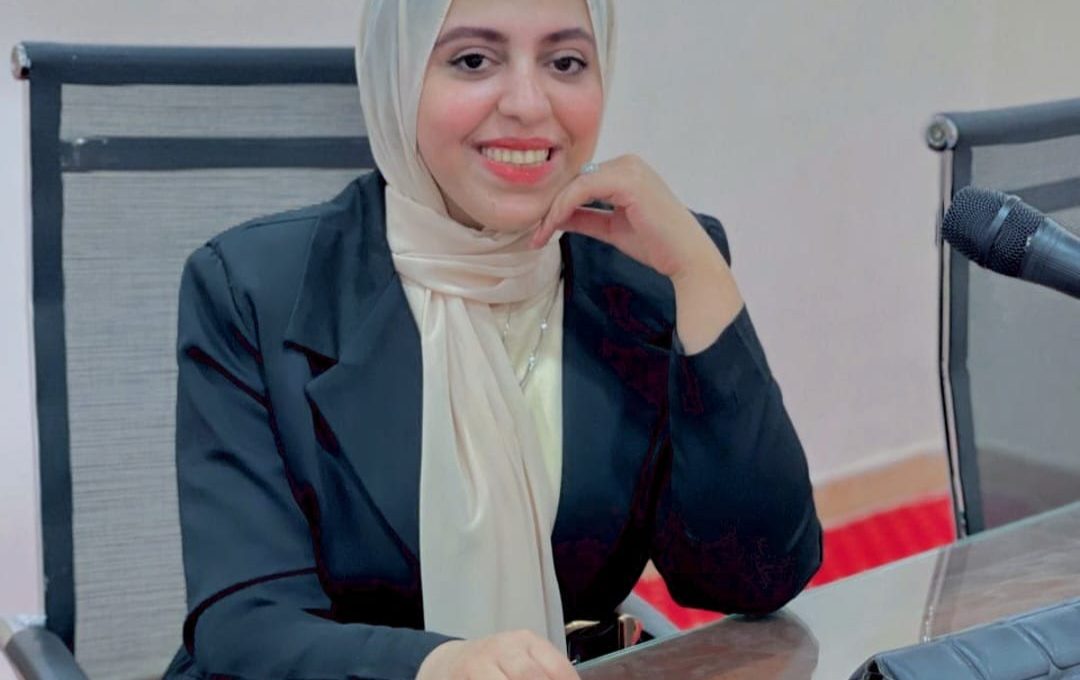 الباحثة عزة إبراهيم