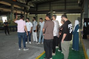 IMG 20260813 WA0020 جامعة قناة السويس تواصل تدريب طلاب الهندسة جامعة قناة السويس تواصل تدريب طلاب الهندسة بشركة 2M Electric لتأهيلهم لسوق العمل موقع في الجامعة