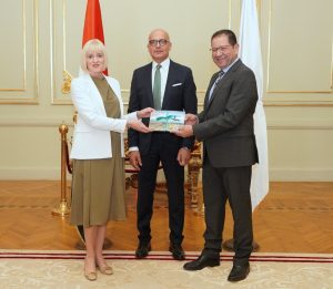 IMG 20260813 WA0083 جامعة إكستر البريطانية تدشن أول حرم دولي لها في مصر لأول مرة في شمال إفريقيا.. جامعة إكستر البريطانية تدشن أول حرم دولي لها في مصر بالتعاون مع عين شمس موقع في الجامعة