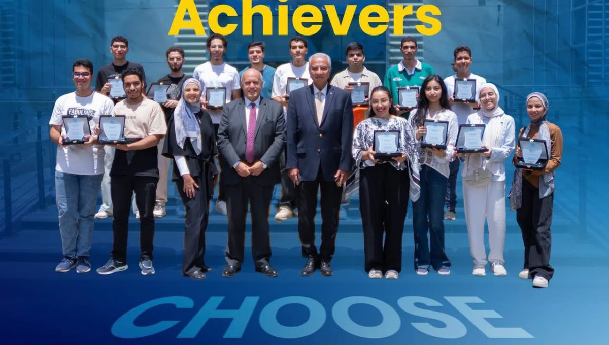 IMG 20260818 WA0032 جامعة النيل 20 طالب من أوائل الثانوية العامة وطلاب STEM يختارون جامعة النيل لبدء رحلتهم الجامعية موقع في الجامعة