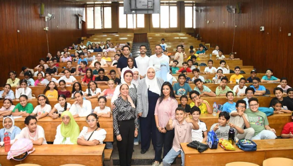 IMG 20260818 WA0071 كلية تمريض عين شمس تستقبل طلاب جامعة الطفل كلية تمريض عين شمس تستقبل طلاب جامعة الطفل في يوم تدريبي حول الإسعافات الأولية موقع في الجامعة