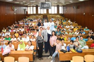 IMG 20260818 WA0071 كلية تمريض عين شمس تستقبل طلاب جامعة الطفل كلية تمريض عين شمس تستقبل طلاب جامعة الطفل في يوم تدريبي حول الإسعافات الأولية موقع في الجامعة