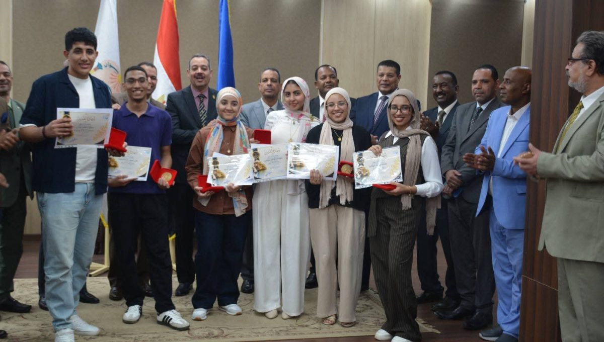 جامعة أسوان تمنح أوائل الثانوية العامة 2026 منحًا مجانية