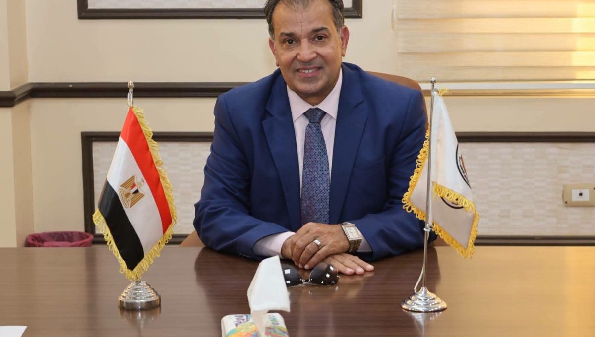 رئيس جامعة قنا، الدكتور أحمد عكاوي