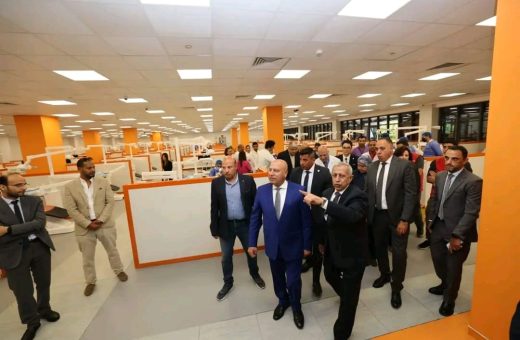 IMG 20260821 WA0018 جامعة أسوان وجامعة أسيوط تُطلقان برنامجًا مشتركًا وزير النقل: الاستثمار في التعليم الحديث والتكنولوجيا المتقدمة أساس بناء الإنسان المصري موقع في الجامعة