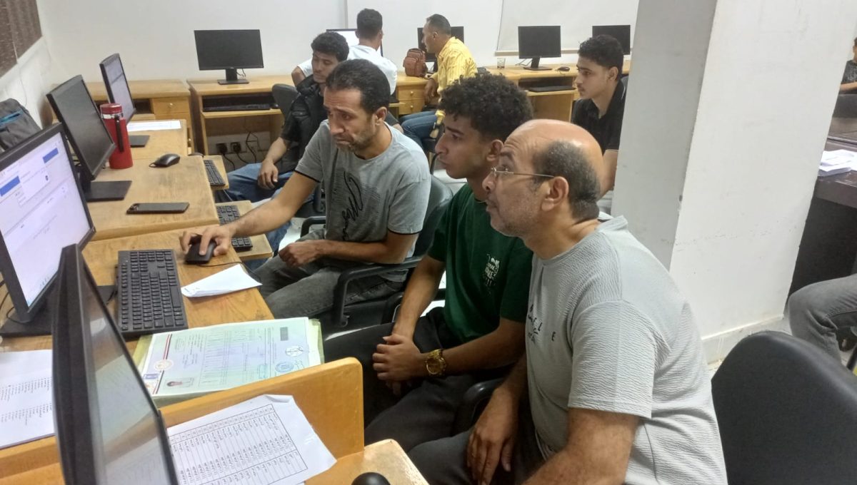 استمرار استقبال طلاب الثانوية العامة بجامعة قناة السويس 