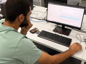 طلاب تكنولوجيا المعلومات بجامعة سيناء يؤدون امتحان سيسكو في شبكات الحاسب.. تفاصيل