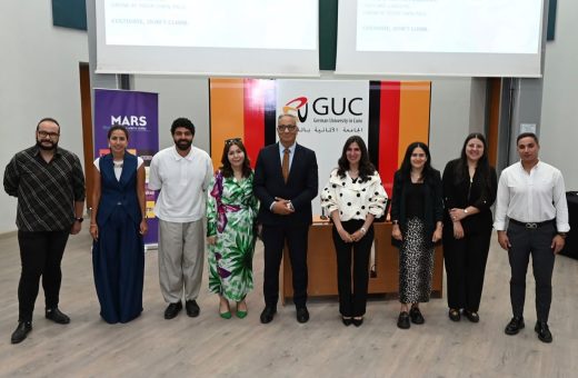 IMG 20260823 WA0023 الجامعة الألمانية بالقاهرة الجامعة الألمانية بالقاهرة تستعرض قصص نجاح خريجي الصيدلة وتفتح آفاقًا جديدة أمام الطلاب لسوق العمل موقع في الجامعة