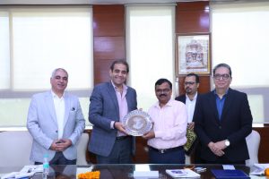 جامعة بورسعيد توقع مذكرة تفاهم مع جامعة شاردا الهندية لتعزيز التعاون الأكاديمي والبحثي 5 جامعة بورسعيد توقع مذكرة تفاهم مع جامعة شاردا الهندية لتعزيز التعاون الأكاديمي والبحثي