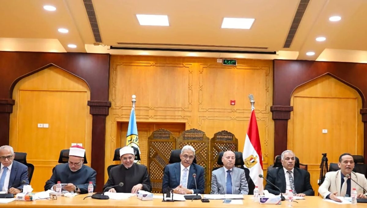 IMG 20260825 WA0000 الأزهر يفاجئ طلاب الدراسات العليا بتخفيض الرسوم استجابة لمطالب الطلاب.. الأزهر يفاجئ طلاب الدراسات العليا بتخفيض الرسوم 50% وتقسيطها على دفعتين موقع في الجامعة