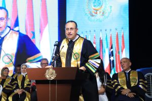 IMG 20260828 WA0045 تخرج أول دفعة من طب الأكاديمية العربية بالعلمين قنصوة يشهد تخرج أول دفعة من طب الأكاديمية العربية بالعلمين.. واتفاقية لدرجة مزدوجة مع جامعة لانكشاير موقع في الجامعة