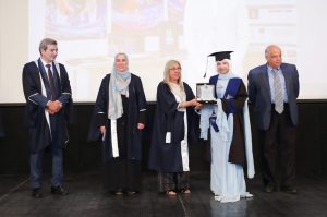 IMG 0152 الفنون الجميلة بجامعة النهضة لحظة تاريخية.. كلية الفنون الجميلة بجامعة النهضة تحتفل بتخرج أول دفعة في تاريخها موقع في الجامعة