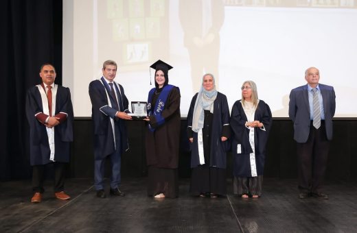 IMG 0154 الفنون الجميلة بجامعة النهضة لحظة تاريخية.. كلية الفنون الجميلة بجامعة النهضة تحتفل بتخرج أول دفعة في تاريخها موقع في الجامعة