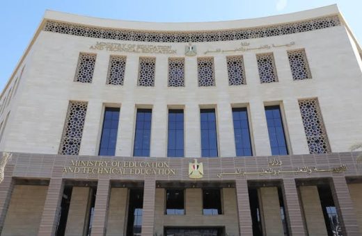 إحلال وتجديد نصف مليون مقعد بالمدارس