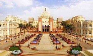 IMG 8058 منح الجامعة البريطانية 2026 منح الجامعة البريطانية 2026.. خصومات تصل لـ80% وفرص مجانية لأوائل الثانوية موقع في الجامعة