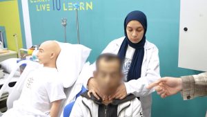 IMG 8261 عميد كلية الطب بجامعة باديا «مش بنستنى التخرج».. عميد كلية الطب بجامعة باديا: طلابنا يتدربون على الممارسة العملية للطب من السنة الأولى للدراسة موقع في الجامعة