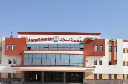 IMG 8320 طب بعد نجاح نحو 24% من طلاب أولى طب.. أول تعليق من رئيس جامعة أسوان موقع في الجامعة