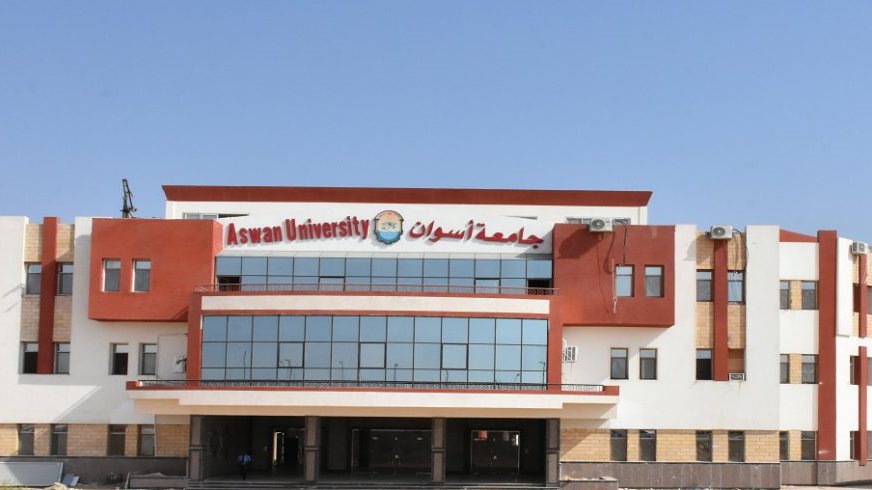 IMG 8320 طب بعد نجاح نحو 24% من طلاب أولى طب.. أول تعليق من رئيس جامعة أسوان موقع في الجامعة