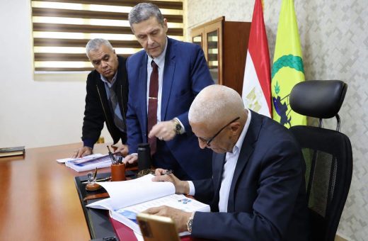IMG 8507 طلاب الثانوية العامة بنسبة نجاح 100%.. محافظ شمال سيناء يعتمد نتيجة الشهادة الإعدادية «الدور الثاني» موقع في الجامعة