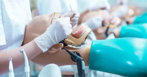 طب الأسنان بالأكاديمية العربية 