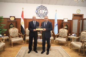 خلال جولته بالقومي للبحوث.. وزير التعليم العالي: ضرورة الانتقال بالبحث العلمي من «النشر الأكاديمي» إلى «التطبيق والإنتاج» 6 IMG 8673 وزير التعليم العالي خلال جولته بالقومي للبحوث.. وزير التعليم العالي: ضرورة الانتقال بالبحث العلمي من «النشر الأكاديمي» إلى «التطبيق والإنتاج» موقع في الجامعة